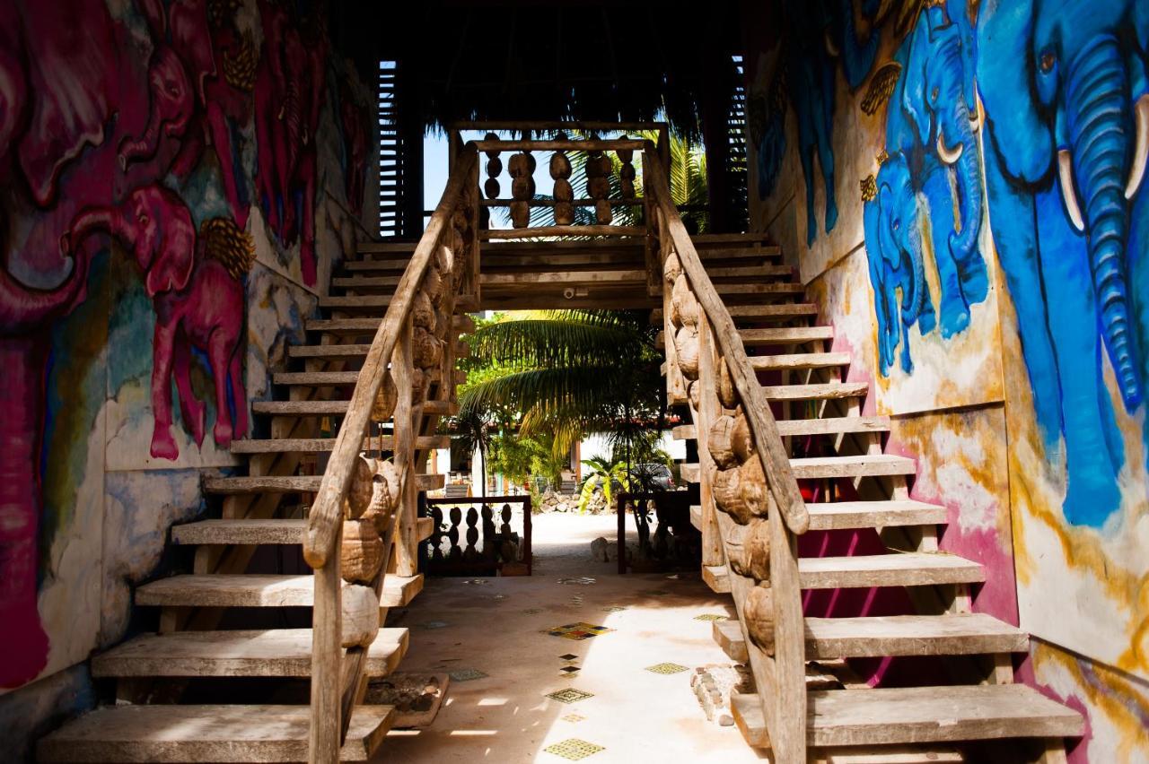 Nacional Beach Club & Bungalows Mahahual Esterno foto