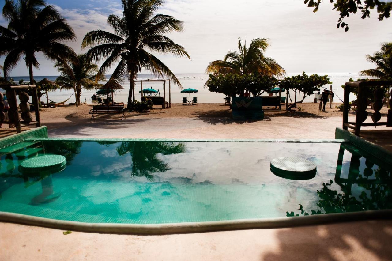 Nacional Beach Club & Bungalows Mahahual Esterno foto